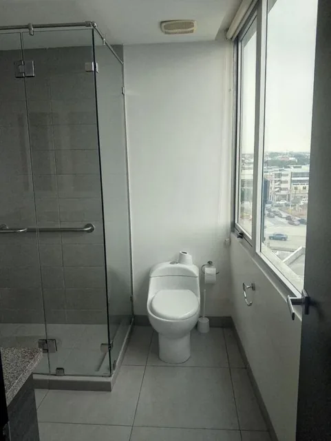 Vendo y Alquilo Departamento en Edifico Quo Luxury en La Av Joaquin Jose Orrantia, Guayas — imagen 2