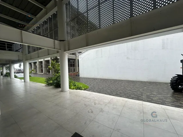 Alquiler y Venta de Oficina Ubicada Av de Las Americas Diagonal Centro Convenciones. m. H, Guayas — imagen 2