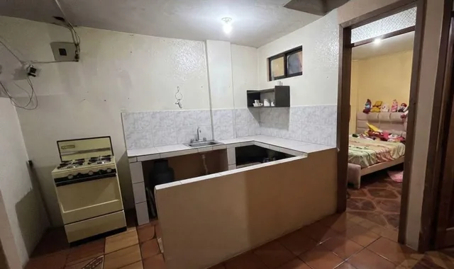 Vendo Casa con Dos Departamentos - Sur de Quito — imagen 2