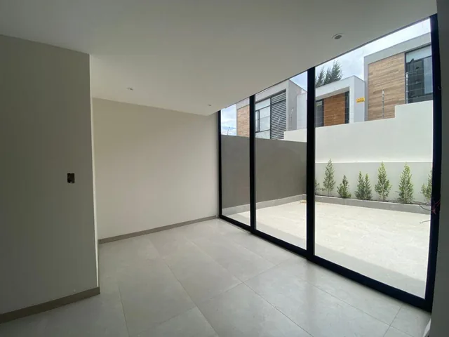 Casa de 285 m² con 3 Dorm. en Venta en Cumbayá — imagen 4