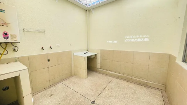 Casa de 223 m² con 4 Dorm. en Venta en Santa Lucía Quito — imagen 2