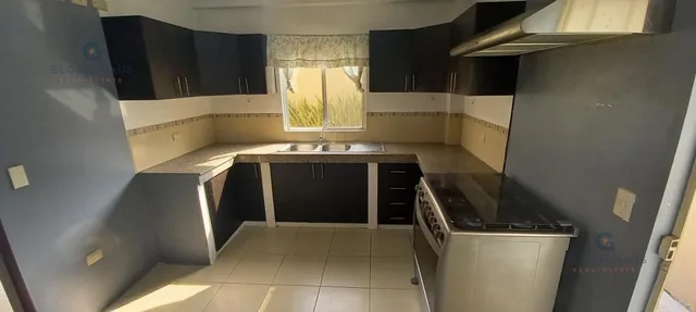 Casa en Venta con 3 Habitaciones en Villa Club. J. m. Guayas — imagen 2