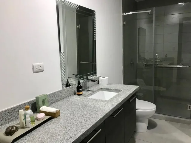 Norte de Guayaquil, Vendo Departamento 2 Dorm. Sin Muebles Vista a Ciudad, Guayas — imagen 2