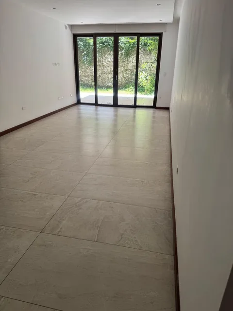 Departamento con Jardin Cerca a Intervalles — imagen 4