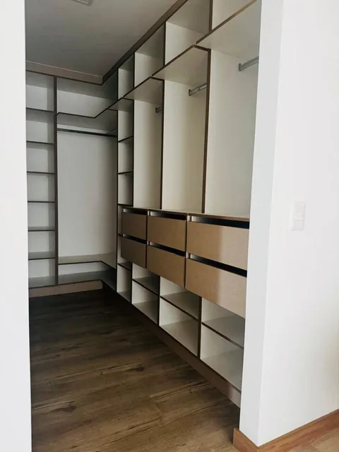 Departamento en Ponceano de 2 Dorm. y 2 Baños y Medio con Balcón. Provincia de Pichincha — imagen 3