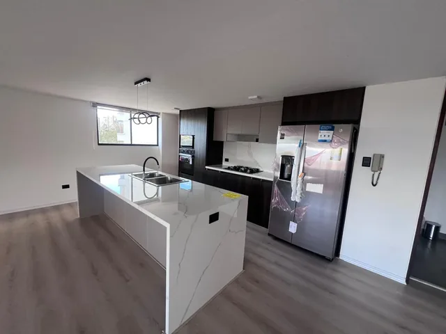 Departamento Remodelado 3 Dorm. Sector Gonzalez Suarez — imagen 5