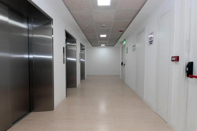 Oficina de Estreno en Venta en 100 Business Plaza, Zona Mall del Sol, Guayas — imagen 4