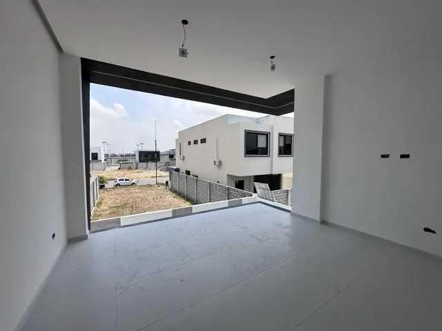 Venta de Casa en Ciudad Celeste, Isla Celeste Ad, Guayas — imagen 3