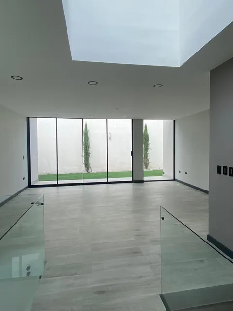 Casa en Venta, Independiente, Urbanización Privada en Puembo Piscina Canchas y Seguridad 24/7 — imagen 2