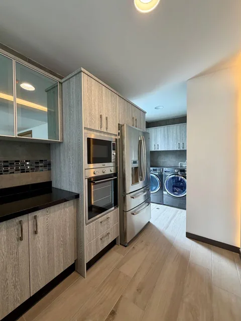 Departamento de 3 Habitaciones con Balcón - en Venta - Cumbayá - 146 m² — imagen 5