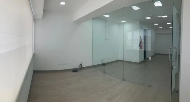 Oficina Venta 49 m² con Parqueadero – La Carolina — imagen 4