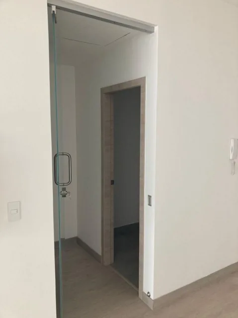 Oficina Venta 49 m² con Parqueadero – La Carolina — imagen 2