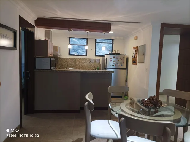 Vendo Departamento Urbanización Ciudad Colón Luminoso 2 Dorm. 2 Baños Ascensor Piscina Guardía, Guayas — imagen 4