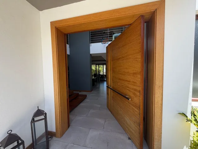 Vendo o Rento Espectacular Casa, Lujo Moderna, Terreno 770 m², Construcción 305 m² Nayón Urbanización — imagen 2