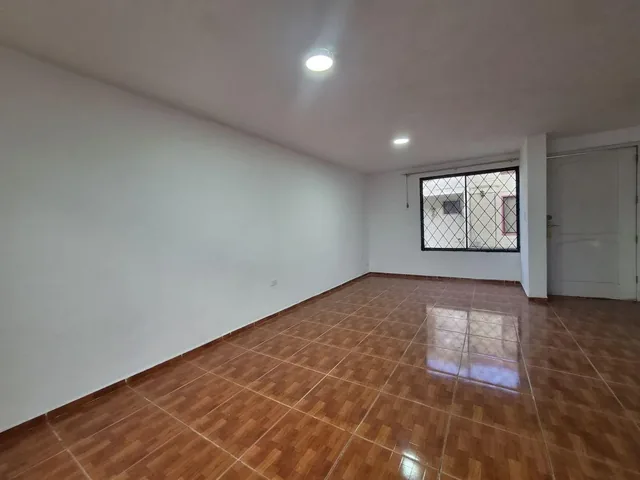 Casa en Venta – Av Atahualpa, Ibarra, Imbabura — imagen 2