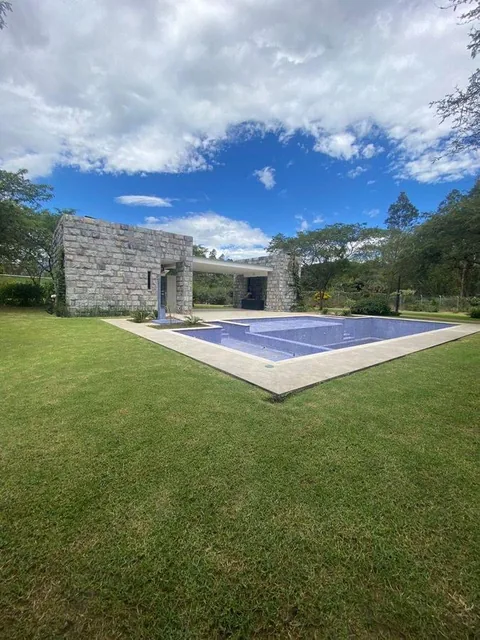 Vendo Lote en Tumbaco Urbanización de Lujo, Precio de Oportunidadad — imagen 5