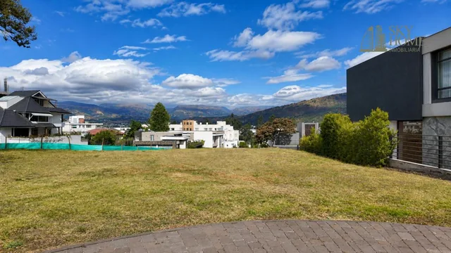 Terreno 611 m² en Urbanización Exclusiva de Cumbayá, Vista y Lindas Áreas Comunales. 300k Usd — imagen 2