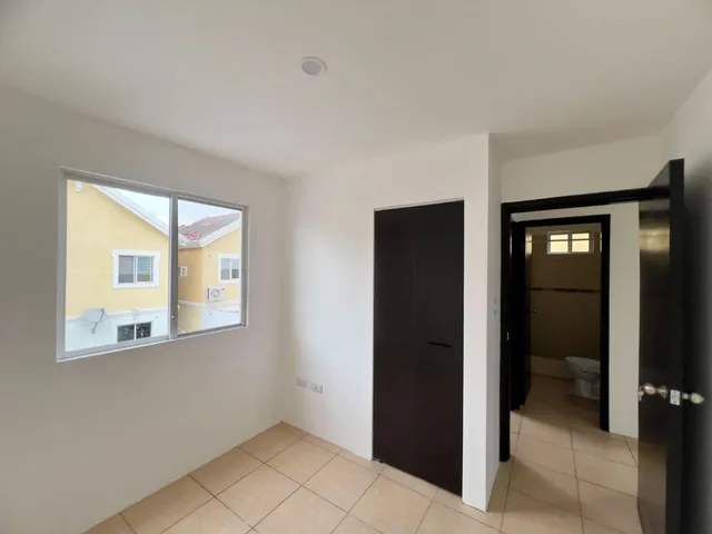 Vendo Casa de 3 Dorm. - Urbanización Marina D’or Park, Guayas — imagen 3