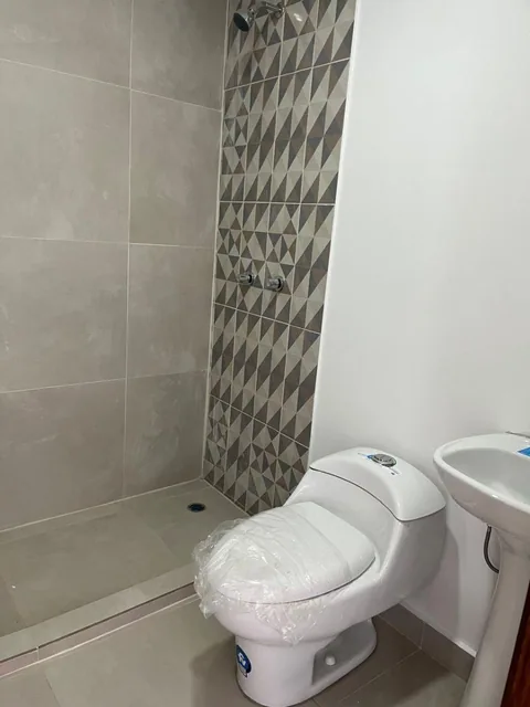 Venta de Departamento por Estrenar, Ubicacion Estrategica, en El Centro Oriente de Quito. Provincia de Pichincha — imagen 2