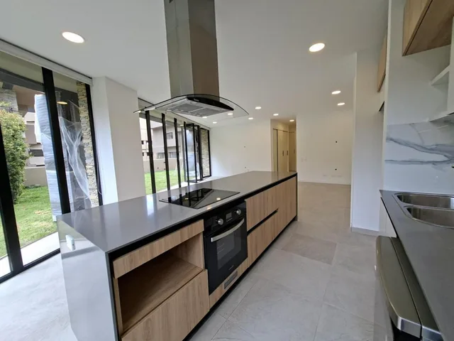 Vendo Moderno Departamento con Amplio Jardin — imagen 5