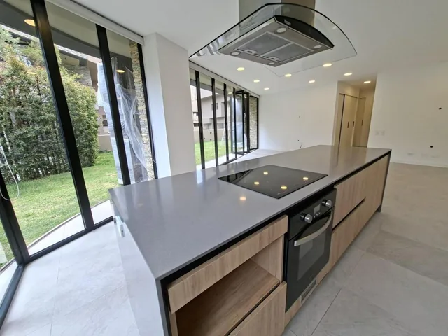 Vendo Moderno Departamento con Amplio Jardin — imagen 4