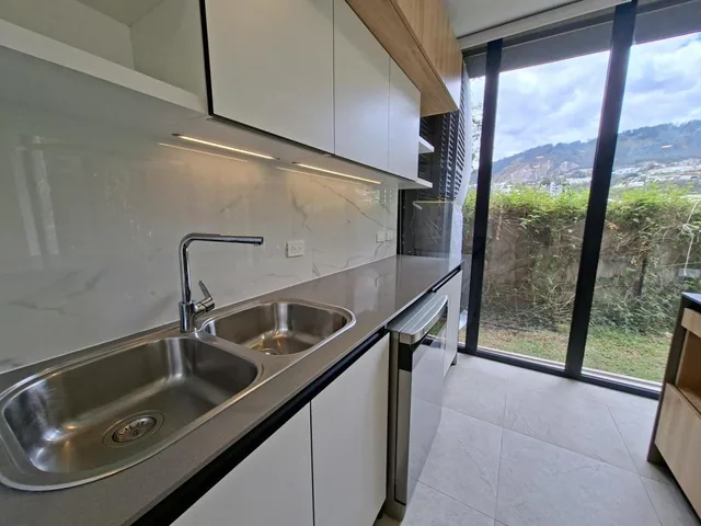 Vendo Moderno Departamento con Amplio Jardin — imagen 3