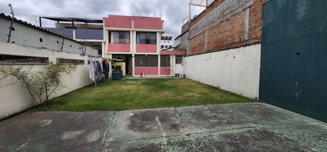Venta Casa Centro Norte Sector El Pinar Amplia con Terreno Grande Posterior 4 Dorm. 430 Mt — imagen 3