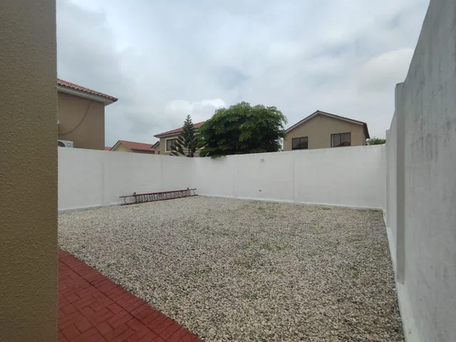 Venta Casa con 4 Habtc. en Ciudad Celeste - Y. Vásquez, Guayas — imagen 2
