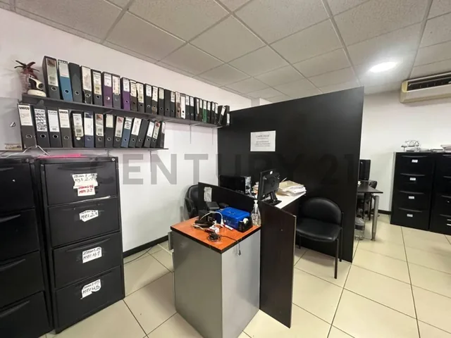 Amplia Oficina de Oportunidad con Vista Al Río en Venta, Pto Santa Ana, Guayas — imagen 2