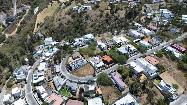 En Venta Terreno Exclusivo en Nayon, Urb Juan Montalvo — imagen 2