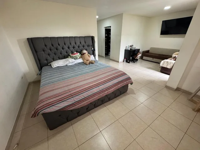 En Venta Casa de 4 Dorm. en Urb. La Romareda. Guayas — imagen 3