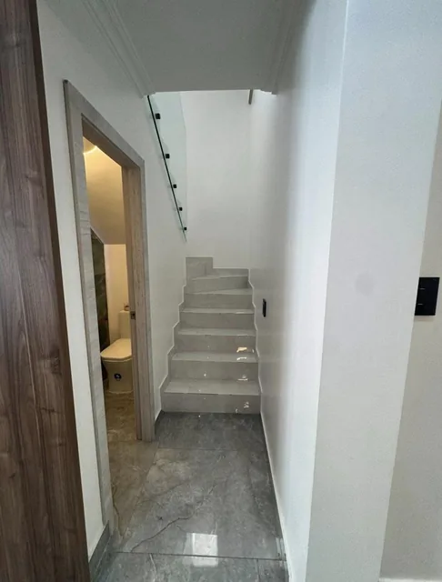 Ciudad Celeste Casa Remodelada de 3 Dorm., Guayas — imagen 2