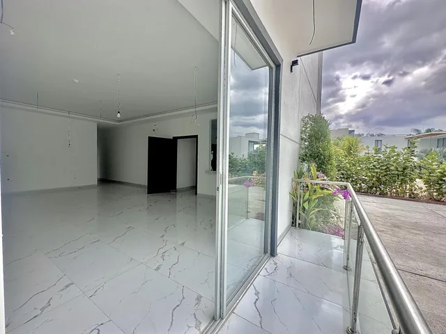 Departamento Planta Baja de 3 Dorm. Mas Estudio, Guayas — imagen 2