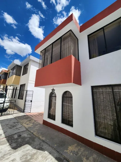 Vendo Casa con Jardin Privado Sector El Condado Conjunto Privado — imagen 5