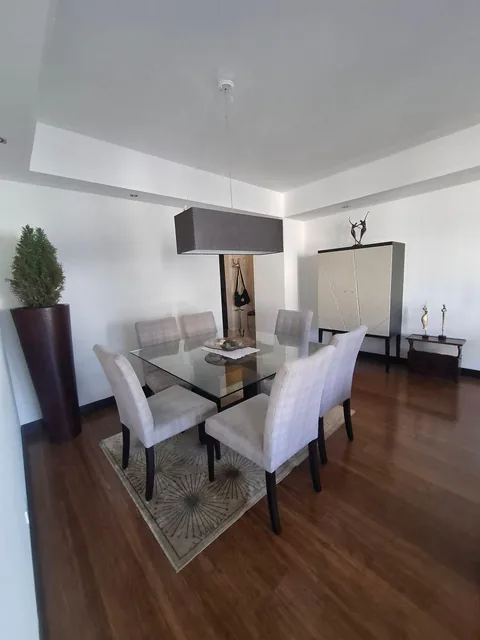 Vendo Departamento con Balcón - Sector González Suárez — imagen 3