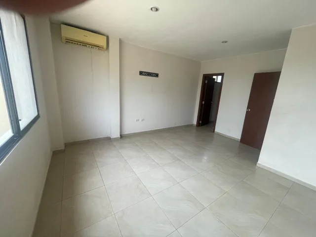 Casa en Venta Moderna y Solida en Urb. Ciudad Celeste, Propietaria Abierta a Escuchar Ofertas Serias, Guayas — imagen 4