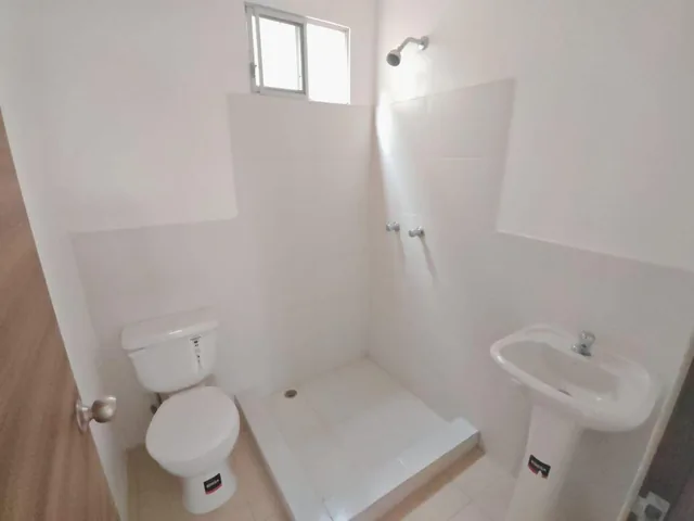 Casa Esquinera en Venta | Urbanización Bellavita, Vía a La Costa | 3 Dorm. (Wm), Guayas — imagen 3