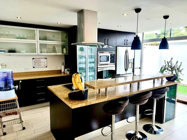 Cumbayá – Santa Inés | Venta de Casa de 220 m² con 3 Dorm. y Jardín — imagen 3