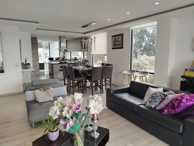 Quito Tenis - Penthouse de 196 m² con Acceso Directo por Ascensor y Terraza Apergolada — imagen 3