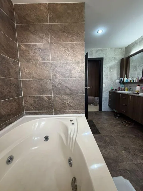 Casa Esquinera en Venta en Ciudad Celeste | 4 Dorm. | Piscina | $279.000 Negociables, Guayas — imagen 3