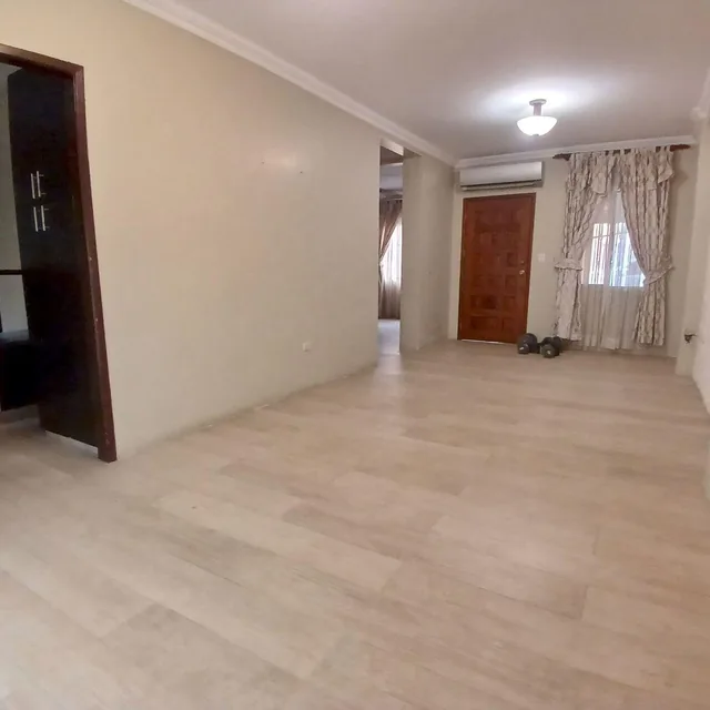 Casa Esquinera en Venta en La Joya - Esmeralda. Guayas — imagen 2