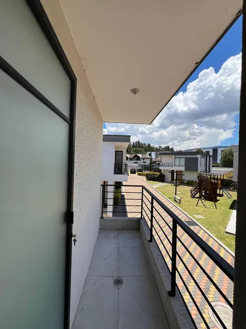 En Venta Casa de Ttres Dorm. con Jardín Privado 196 m² - La Armenia — imagen 4