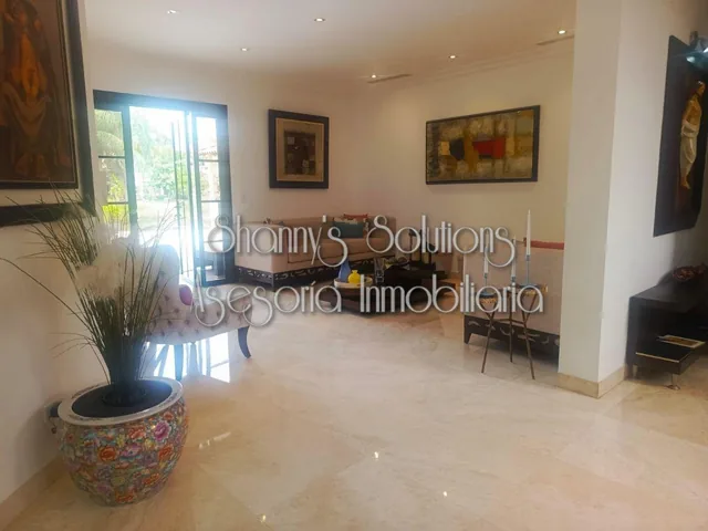 Samborondon Km 7.5 - Venta / Renta Casa Sin Amob con 4 Hab, Piscina y Vista Al Lago, Guayas — imagen 3