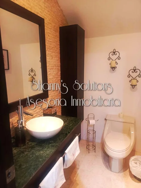Samborondon Km 7.5 - Venta / Renta Casa Sin Amob con 4 Hab, Piscina y Vista Al Lago, Guayas — imagen 2