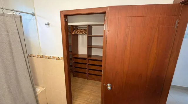 Se Vende Casa con Piscina en Urb. Estancias del Rio - Samborondon Guayaquil. (Ronald), Guayas — imagen 2
