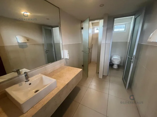 Venta de Departamento con 3 Habitaciones en Urb. Guayaquil Tenis m. H. Guayas — imagen 2