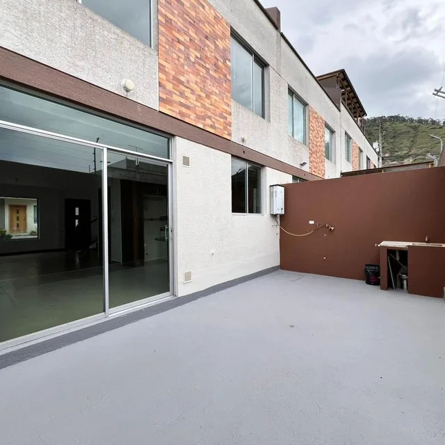 Casa en Venta Sector Pusuqui a 3 Min del Centro Comercial El Condado — imagen 4