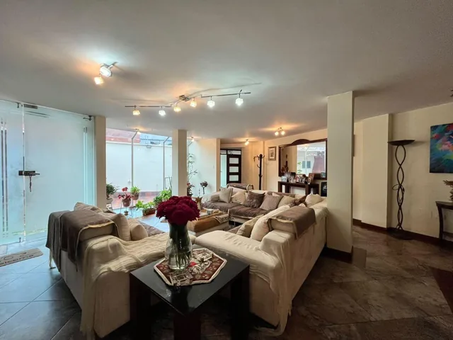 Hermosa Casa Independiente en Granda Centeno — imagen 2