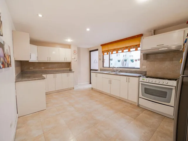 Departamento Amoblado en Venta, Azuay — imagen 2
