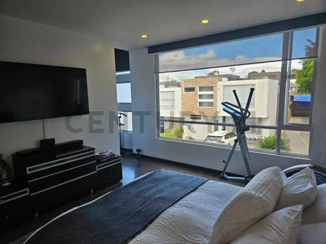 Venta de Casa en Tumbaco Sector Santa Rosa Cerca del Centro de Tumbaco — imagen 3
